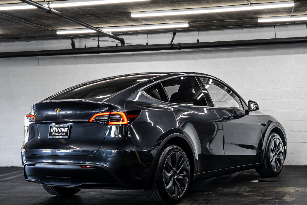Used 2025 Tesla Model Y Long Range RWD image 5