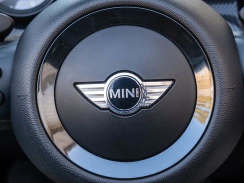 Used 2015 MINI Cooper S image 18