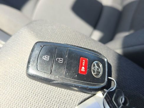 Used 2022 Toyota Corolla Cross LE w/ Moonroof Package AWD/4WD image 28