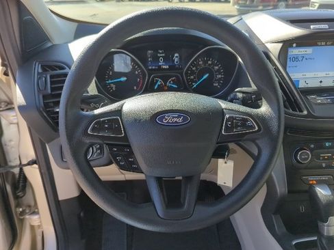 Used 2017 Ford Escape SE w/ Equipment Group 201A image 11