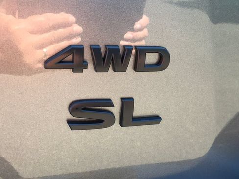 Used 2019 Nissan Pathfinder SL AWD/4WD image 6