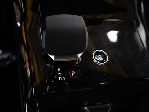 Used 2025 Land Rover Range Rover Sport SE AWD/4WD image 23