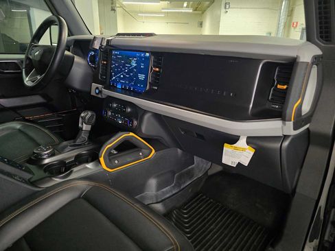 Used 2022 Ford Bronco Badlands AWD/4WD image 10