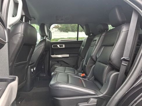 Certified 2022 Ford Explorer XLT w/ Equipment Group 202A image 10