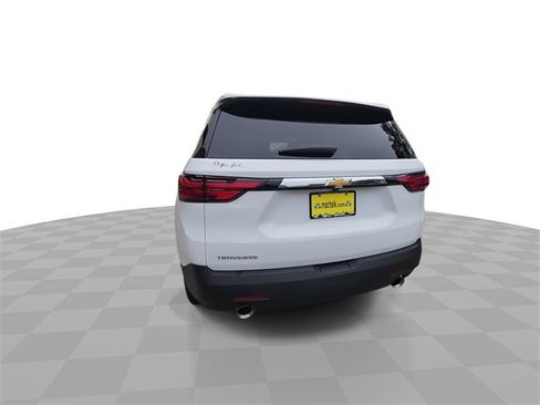 Used 2023 Chevrolet Traverse LS image 7