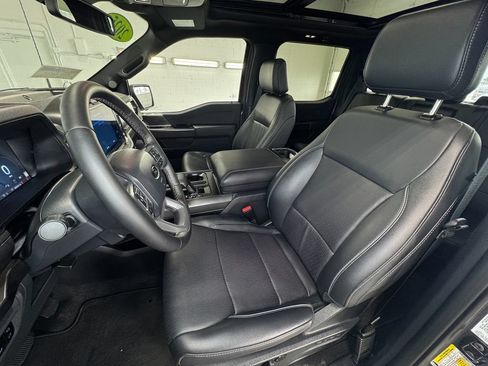 Used 2025 Ford F150 Lariat AWD/4WD image 14