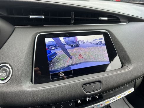 Used 2023 Cadillac XT4 Premium Luxury image 17