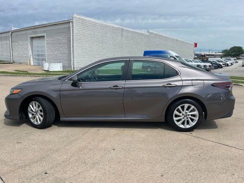 Used 2021 Toyota Camry LE FWD image 2