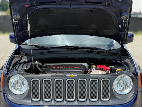 Used 2018 Jeep Renegade Latitude w/ Cold Weather Group AWD/4WD image 29