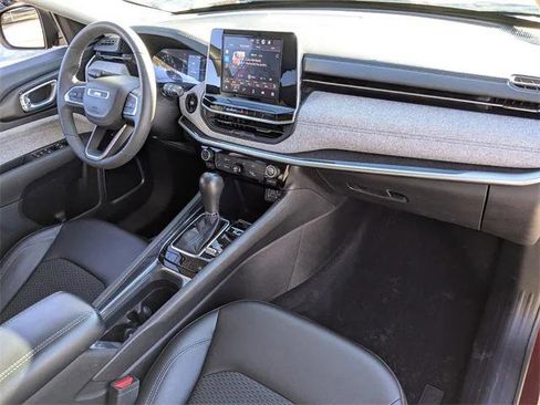 Certified 2022 Jeep Compass Latitude image 27