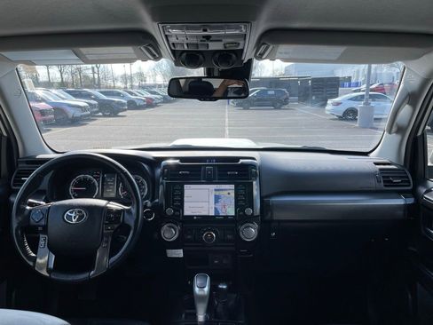 Used 2024 Toyota 4Runner TRD Off-Road Premium image 10