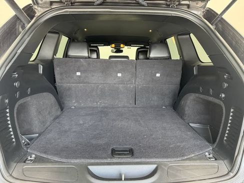 Used 2019 Jeep Grand Cherokee Altitude RWD image 8