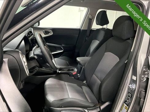 Used 2025 Kia Soul LX FWD image 30