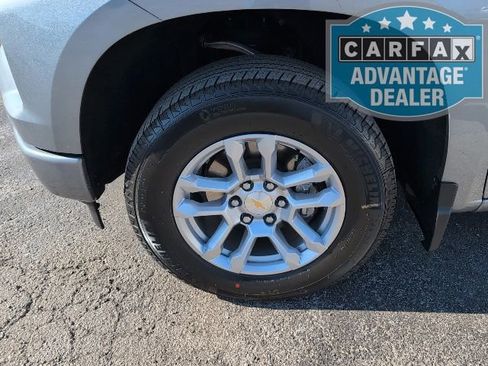 Used 2025 Chevrolet Silverado 1500 Custom image 4