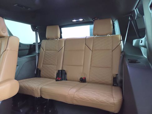 Used 2021 Cadillac Escalade Sport w/ Driver Assist Tech Package AWD/4WD image 24