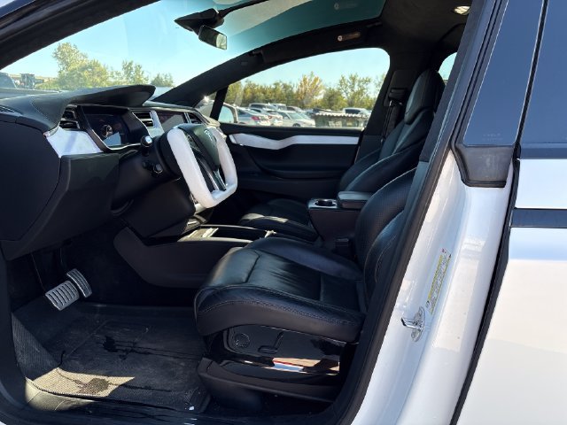 Used 2016 Tesla Model X Performance AWD/4WD image 14