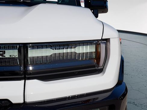 New 2026 GMC Hummer EV 4x4 Crew Cab image 3