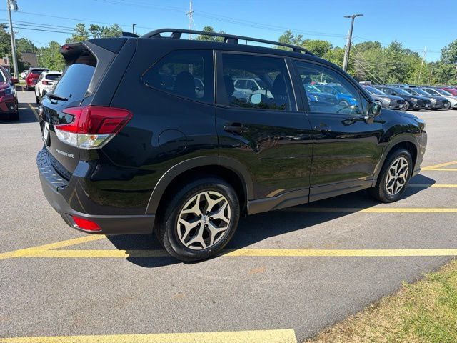 Used 2024 Subaru Forester Premium AWD/4WD image 5