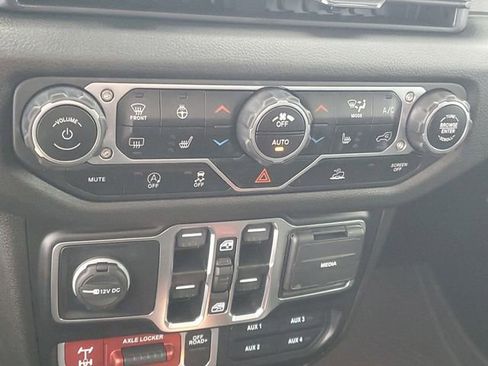 Used 2024 Jeep Gladiator Sport AWD/4WD image 27