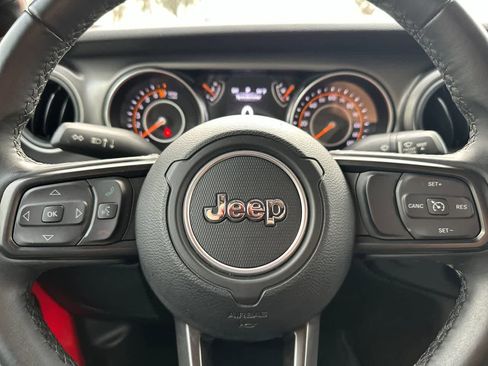 Used 2022 Jeep Gladiator Sport image 29