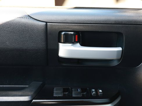 Used 2017 Toyota Tundra SR5 w/ SR5 Upgrade Package image 50