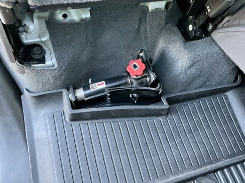 Used 2022 Chevrolet Silverado 1500 RST image 27