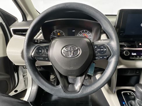 Used 2023 Toyota Corolla Cross L FWD image 17