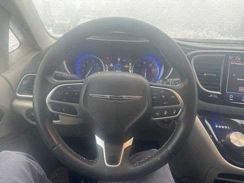 Used 2022 Chrysler Pacifica Touring-L image 14