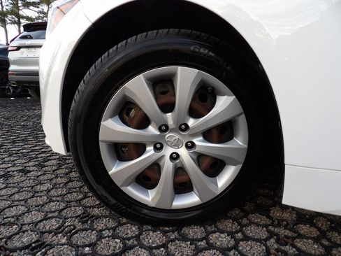 Used 2020 Toyota Corolla LE image 23