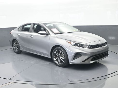 Used 2024 Kia Forte LXS FWD image 8