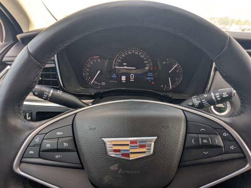 Used 2017 Cadillac XT5 Luxury w/ Driver Awareness Package AWD/4WD image 35