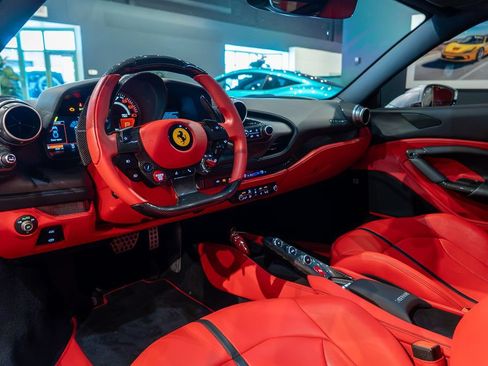 Certified 2022 Ferrari F8 Tributo RWD image 33