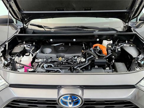 Certified 2024 Toyota RAV4 LE AWD/4WD image 15