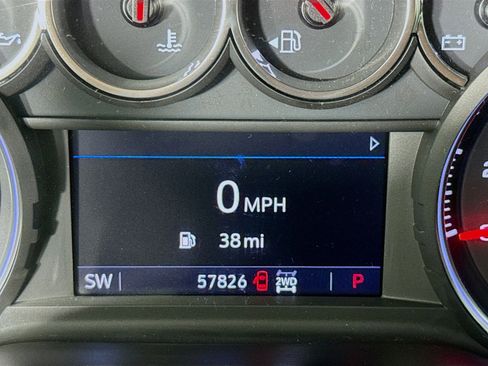 Used 2022 Chevrolet Silverado 2500 Custom w/ Custom Value Package image 15