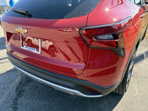 New 2026 Chevrolet Trax LT w/ LT Convenience Package image 8