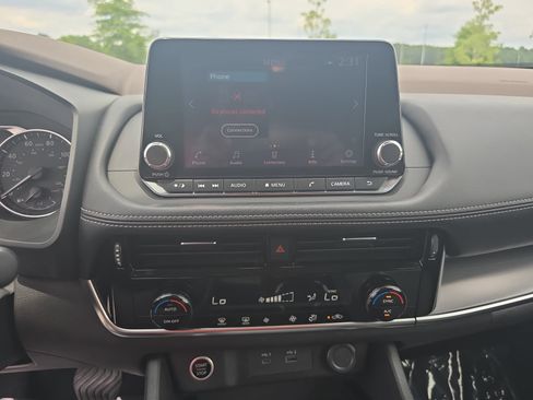 Used 2022 Nissan Rogue SV FWD image 19