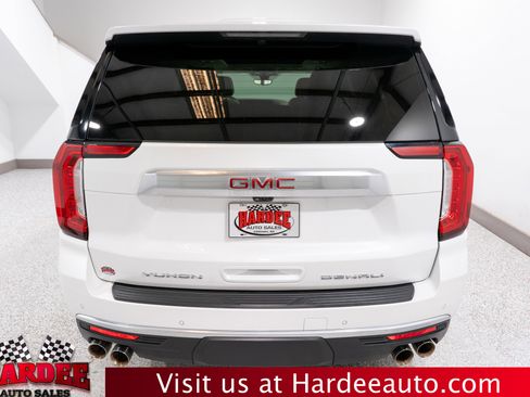 Used 2022 GMC Yukon XL Denali w/ Denali Premium Package image 4