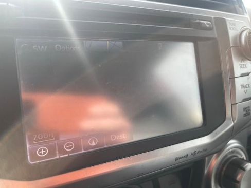 Used 2018 Toyota 4Runner SR5 Premium image 12