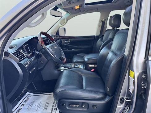 Used 2011 Lexus LX 570 4WD w/ Luxury Pkg image 11