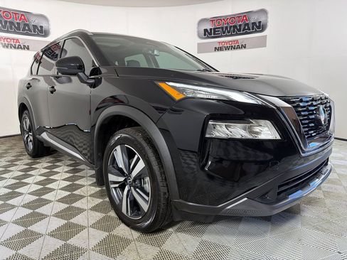Used 2023 Nissan Rogue SL FWD image 1