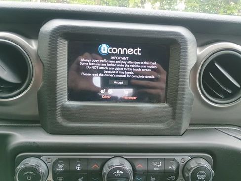 Used 2021 Jeep Wrangler Unlimited Sport AWD/4WD image 29