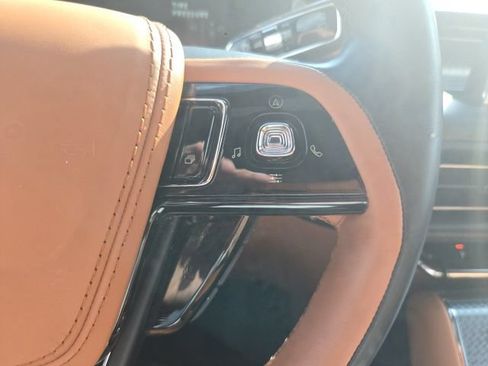 Certified 2024 Lincoln Aviator Black Label w/ Dynamic Handling Package AWD/4WD image 38