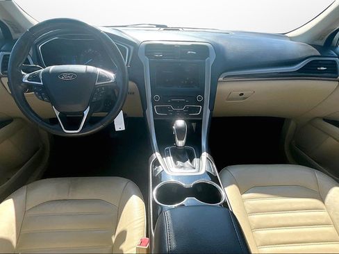 Used 2016 Ford Fusion SE w/ Equipment Group 202A image 14