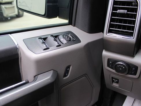 Used 2018 Ford F150 XLT AWD/4WD image 11