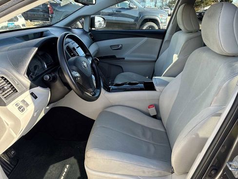 Used 2010 Toyota Venza AWD image 13