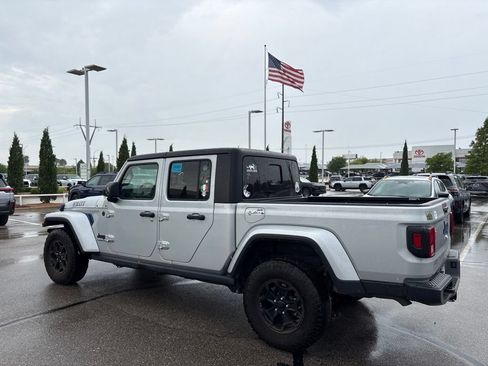 Used 2022 Jeep Gladiator Sport AWD/4WD image 5