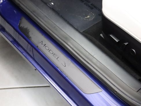 Used 2022 Tesla Model 3 Standard Range image 52