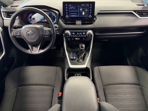 Used 2021 Toyota RAV4 SE image 14