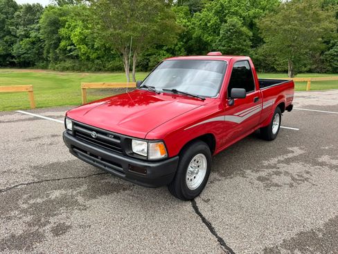 Used 1994 Toyota Pickup 2WD Regular Cab image 2