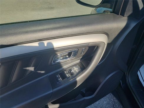 Used 2016 Ford Taurus SEL image 10